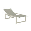 ninix lounger Zitting batyline in de kleur zand, frame gepoedercoat rvs in de kleur zand